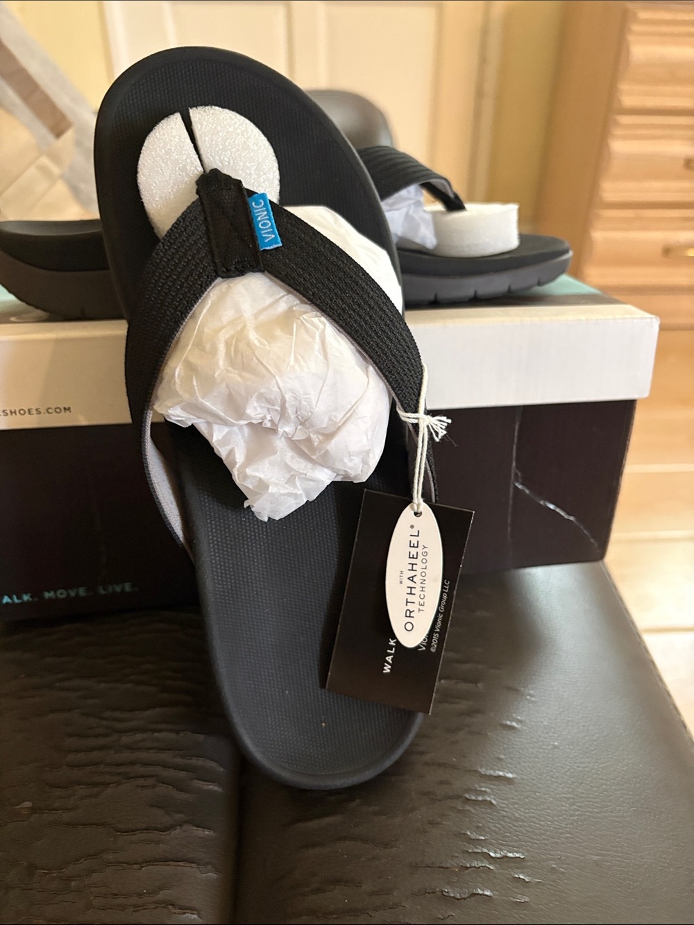 Vionic Black  Men's Flip-Flop Sandals